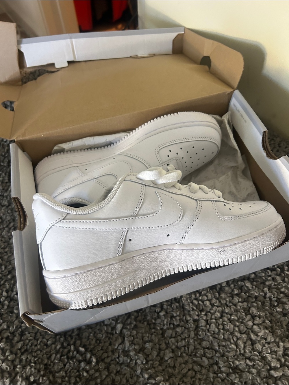 Women’s white air force 1 ‘07 6.5 NWB